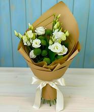 Букет цветов из:  Хризантемы и Лизиантусы в Соломенском